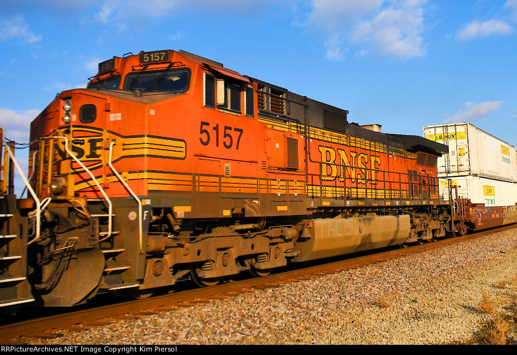 BNSF 5157